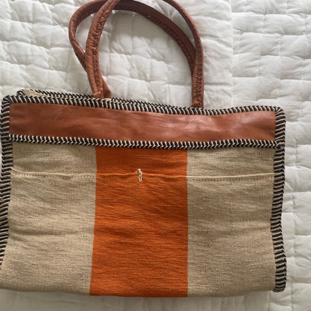 **BOGO** Shiraleah Chicago Naomi Tote Bag Orange and Cream Striped Jute …